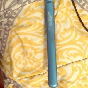 Nano titanium BaBYliss pro flat iron.